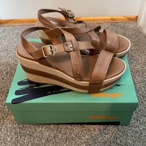 Antelope tan leather wedge sandal SIZE 38